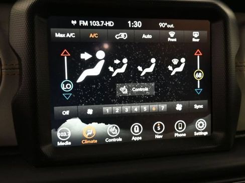 Used 2021 Jeep Wrangler Unlimited Sahara AWD/4WD image 17