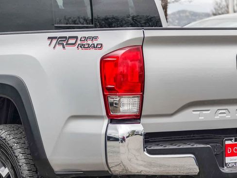 Used 2017 Toyota Tacoma TRD Off-Road w/ Tow Package image 7