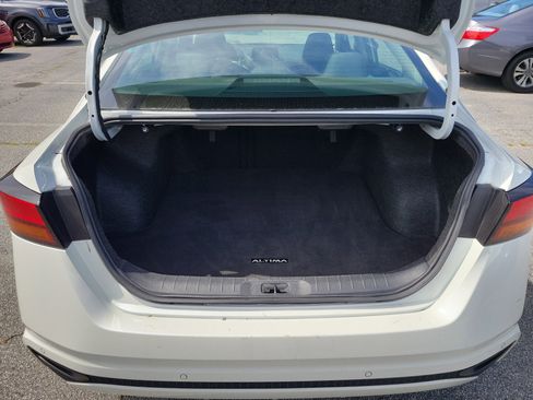 Used 2025 Nissan Altima 2.5 SV FWD image 9