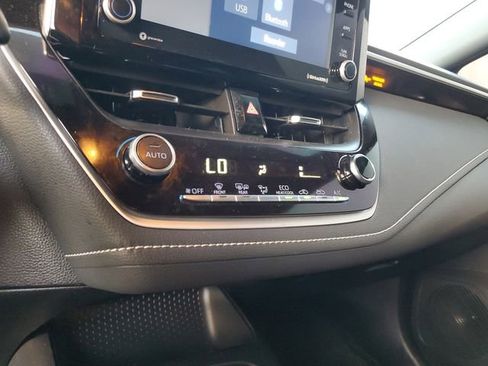 Used 2022 Toyota Corolla SE image 23