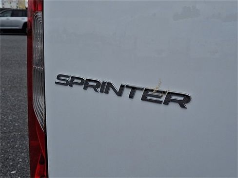 Used 2025 Mercedes-Benz Sprinter 2500 image 21