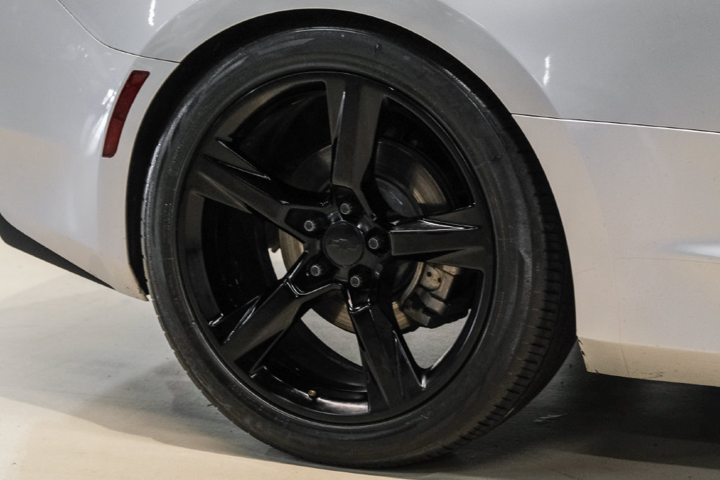 Used 2018 Chevrolet Camaro LS RWD image 47