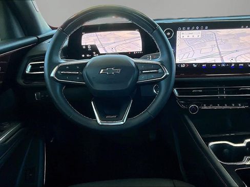 Certified 2025 Chevrolet Traverse Z71 w/ Enhanced Driving Package AWD/4WD image 8