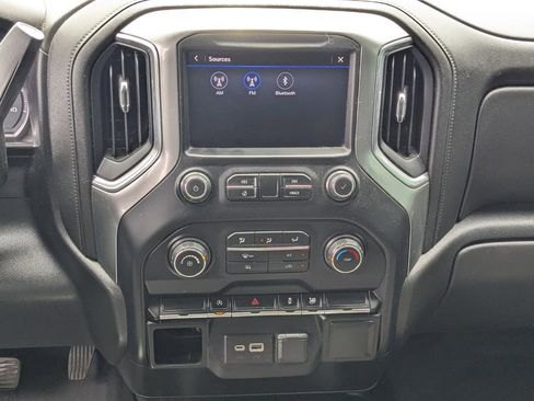 Used 2020 Chevrolet Silverado 1500 LT AWD/4WD image 18