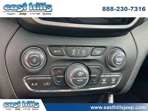 Certified 2021 Jeep Cherokee Limited AWD/4WD image 36