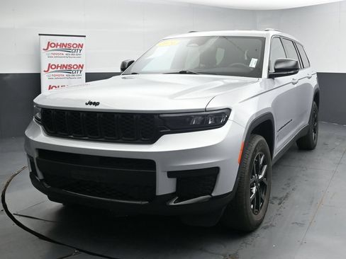 Used 2024 Jeep Grand Cherokee L Laredo AWD/4WD image 4