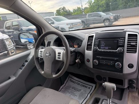 Used 2017 Nissan Frontier SV RWD image 19