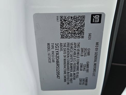 Used 2024 Chevrolet Corvette Stingray Coupe w/ 1LT image 37