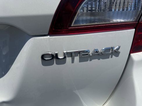 Used 2018 Subaru Outback 2.5i Limited AWD/4WD image 13