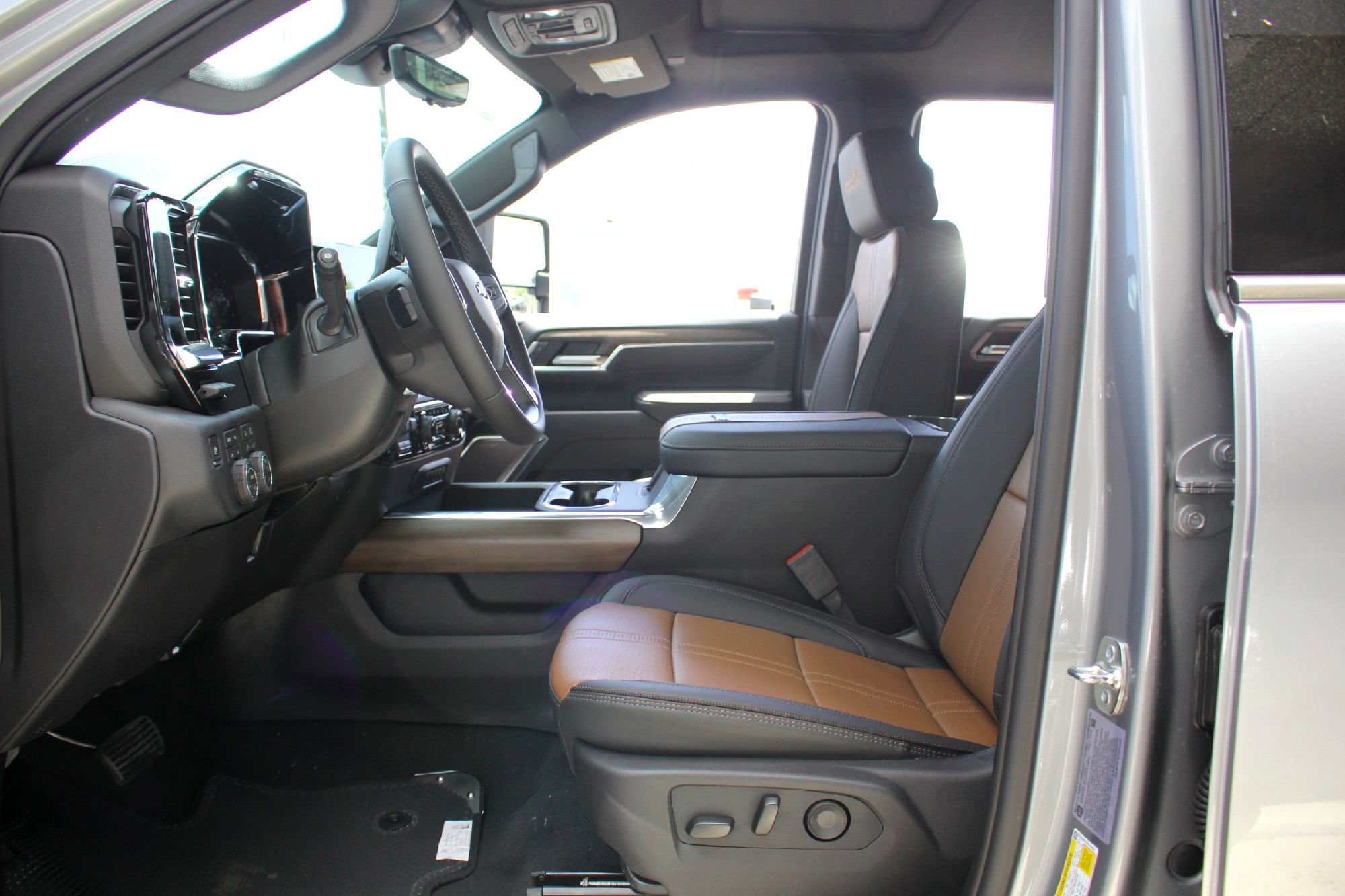 New 2026 Chevrolet Silverado 2500 High Country w/ High Country Premium Package AWD/4WD image 8