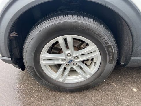 Used 2021 Ford Explorer XLT w/ Equipment Group 202A image 9