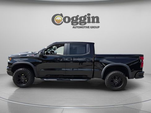 Used 2022 Chevrolet Silverado 1500 ZR2 w/ Technology Package AWD/4WD image 2