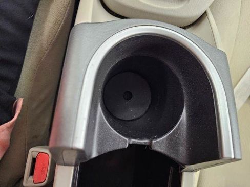 Used 2014 Toyota Prius Three image 19