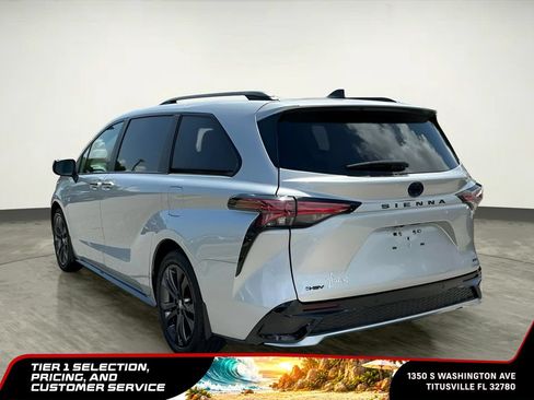 Used 2025 Toyota Sienna XSE w/ XSE Plus Package FWD image 6