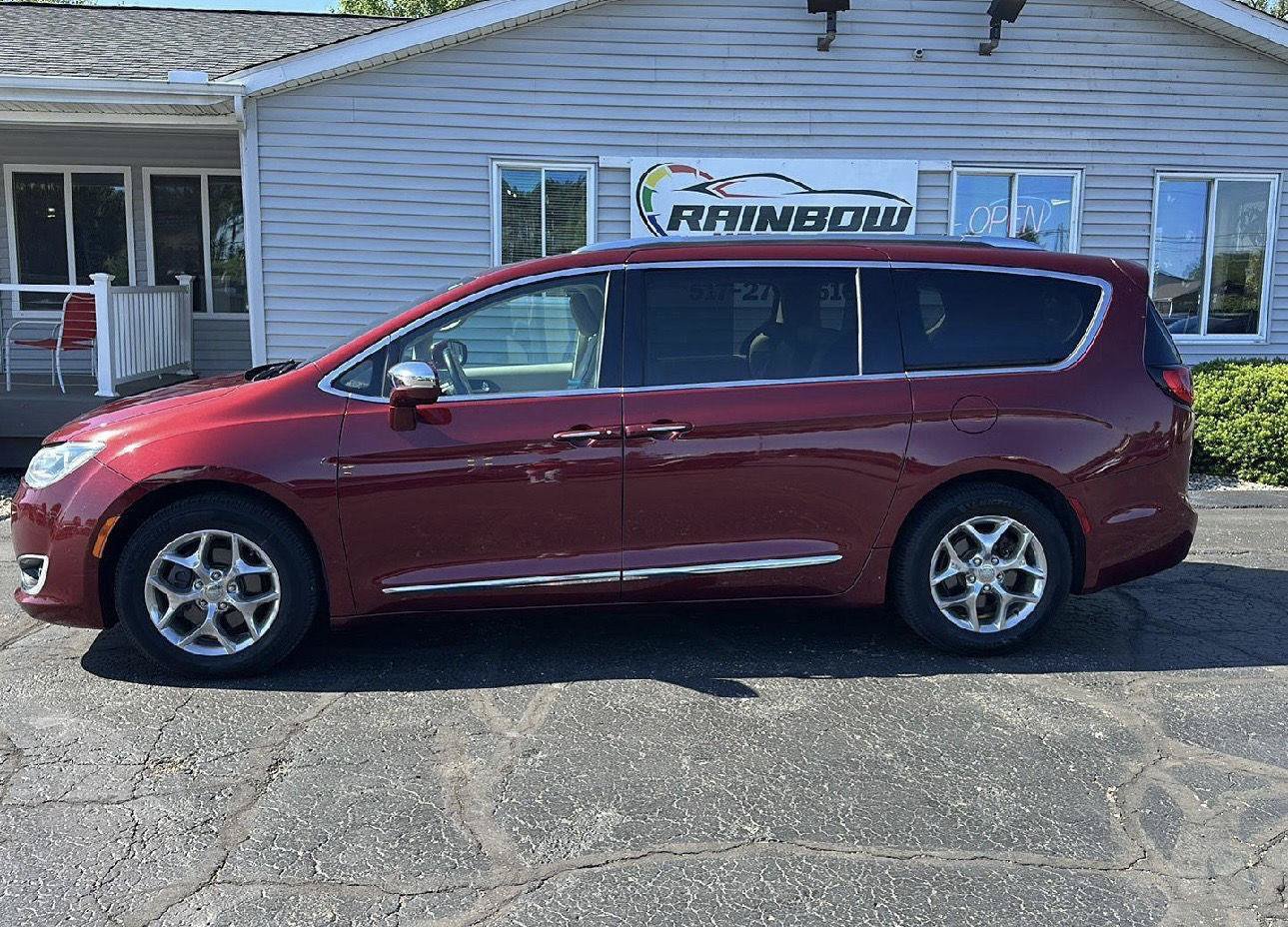 Used 2019 Chrysler Pacifica Limited FWD image 4