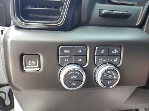 Used 2023 GMC Sierra 1500 AT4X image 30