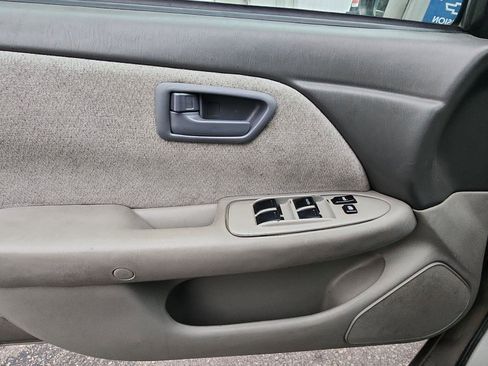 Used 2001 Toyota Camry LE image 15
