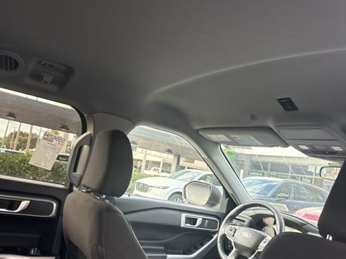 Used 2024 Ford Explorer XLT w/ Class IV Trailer Tow Package image 17