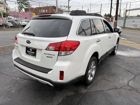 Used 2013 Subaru Outback 3.6R Limited w/ Special Appearance Pkg AWD/4WD image 6