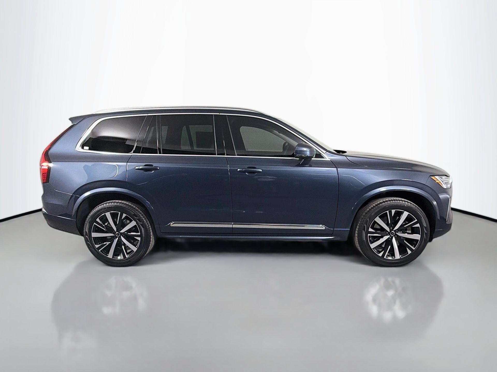 New 2026 Volvo XC90 T8 Core w/ Protection Package Premier AWD/4WD image 4