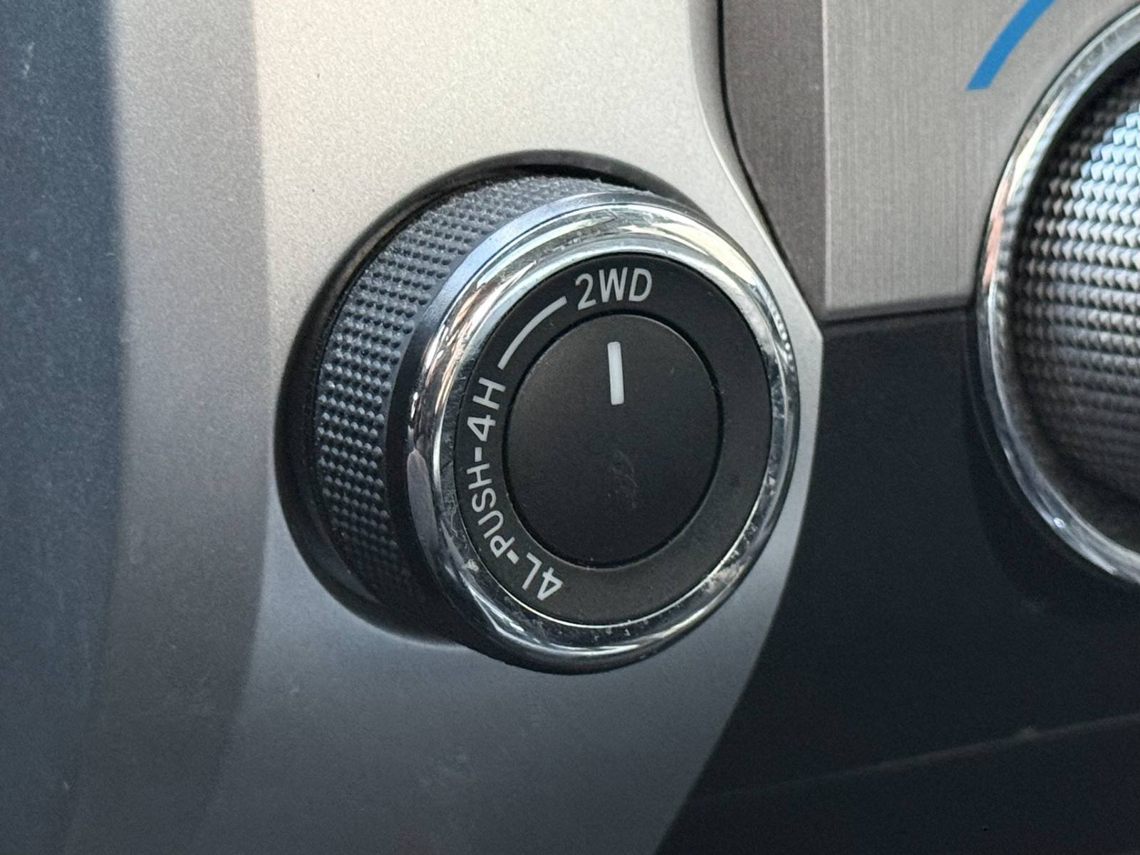 Used 2015 Toyota Tundra Platinum AWD/4WD image 32