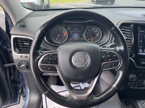 Used 2020 Jeep Cherokee Limited FWD image 18
