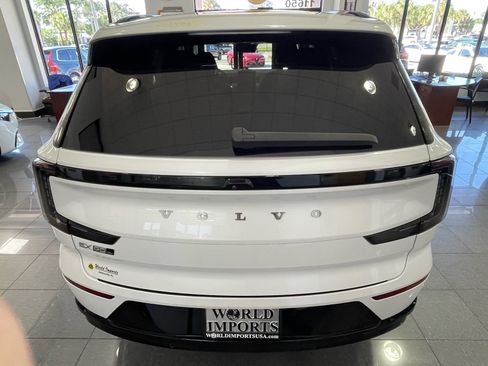Used 2025 Volvo EX90 Ultra AWD/4WD image 4