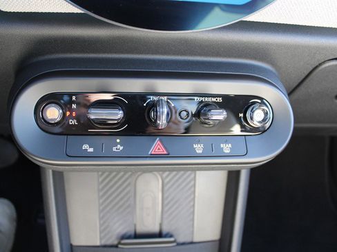 Used 2025 MINI Cooper S FWD image 18