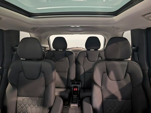 Used 2025 Volvo XC90 T8 Plus image 28
