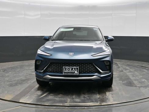 New 2026 Buick Envista Avenir image 3