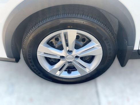 New 2025 Nissan Kicks Play S image 12