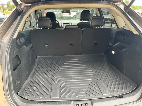 Used 2019 Ford Edge Titanium FWD image 10