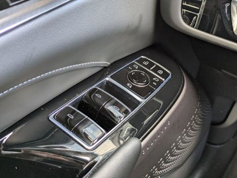 Certified 2024 Cadillac Lyriq Tech w/ Driver Assist Package image 27