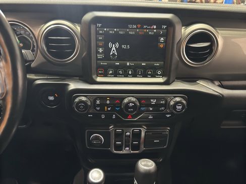 Used 2022 Jeep Wrangler Unlimited Sahara w/ Cold Weather Group image 28