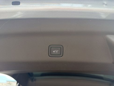 Used 2025 GMC Yukon Elevation RWD image 26