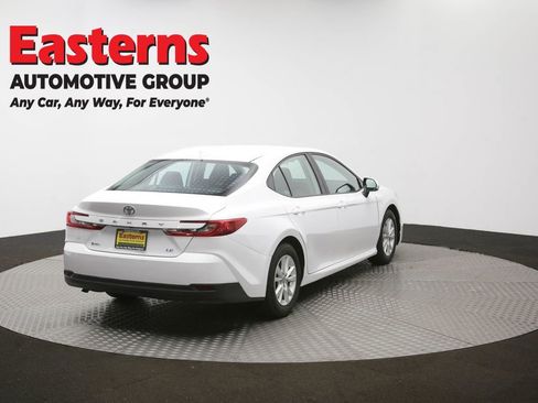 Used 2025 Toyota Camry LE FWD image 39