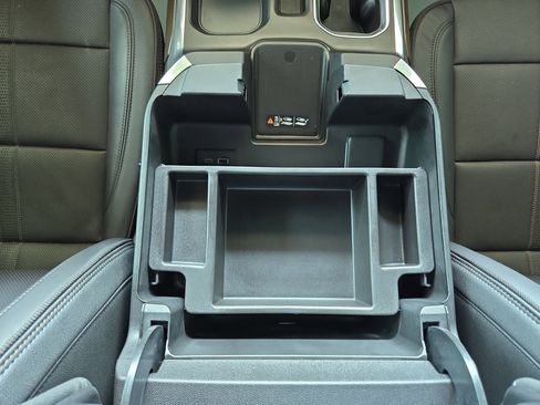 Used 2024 Chevrolet Silverado 1500 High Country w/ High Country Premium Package image 26