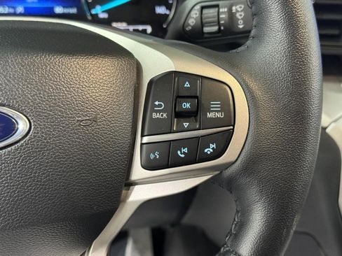 Used 2023 Ford Explorer XLT image 30