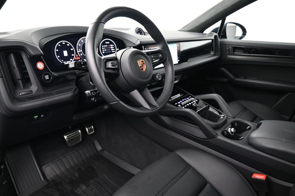 Certified 2026 Porsche Cayenne GTS AWD/4WD image 4