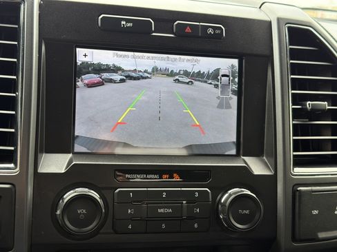 Used 2018 Ford F150 XLT w/ Equipment Group 302A Luxury AWD/4WD image 18