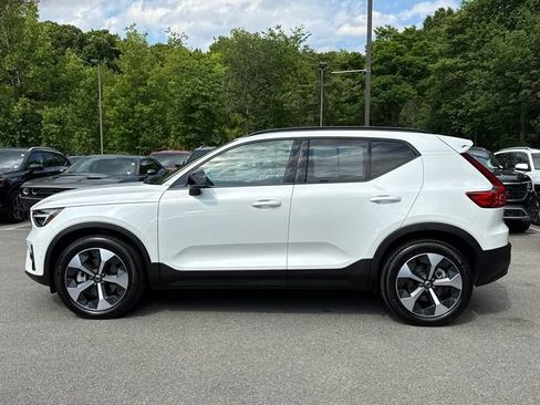 Used 2026 Volvo XC40 B5 Plus AWD/4WD image 9