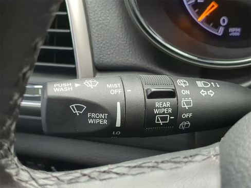 Certified 2022 Jeep Grand Cherokee Laredo X image 32