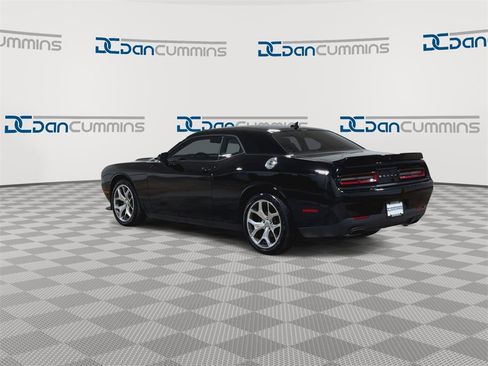 Used 2015 Dodge Challenger SXT Plus image 6