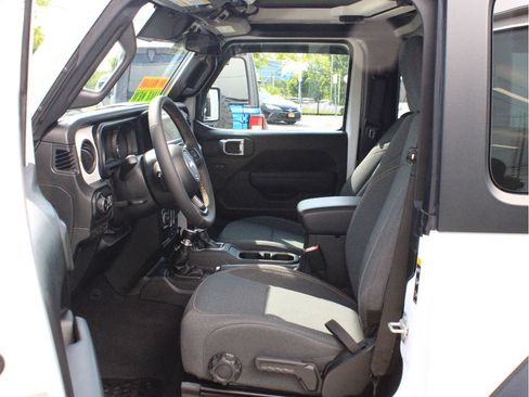 Used 2024 Jeep Wrangler Sport AWD/4WD image 11
