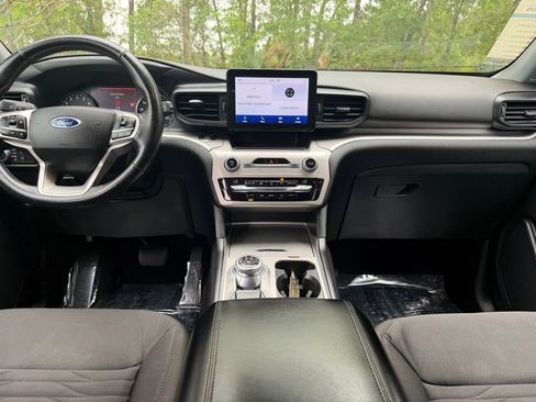 Used 2021 Ford Explorer XLT image 14