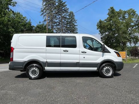 Used 2018 Ford Transit 250 130 Low Roof RWD image 7