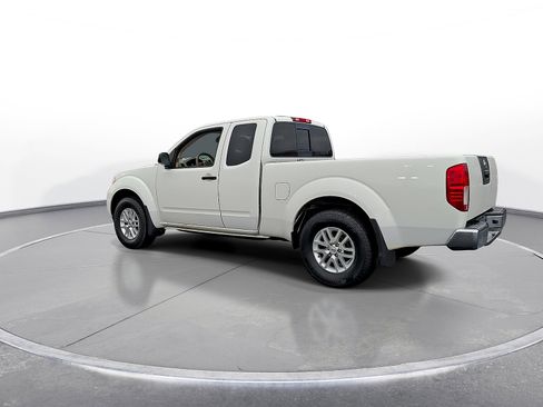 Used 2017 Nissan Frontier SV RWD image 6