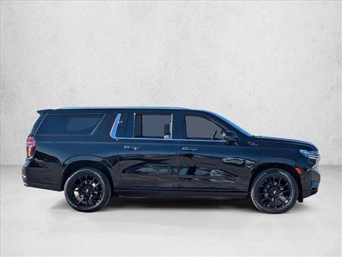 Used 2022 Chevrolet Suburban High Country image 4