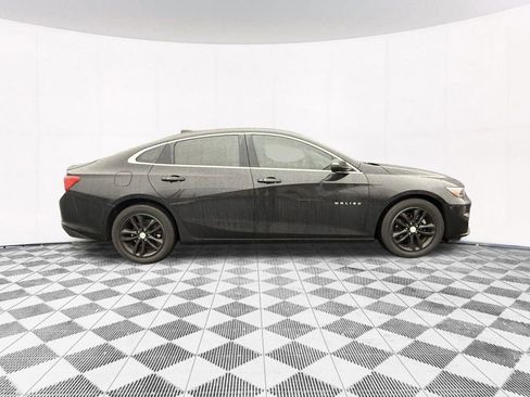 Used 2018 Chevrolet Malibu Hybrid w/ Driver Confidence Package image 9