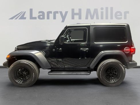 Used 2023 Jeep Wrangler Sport S image 2